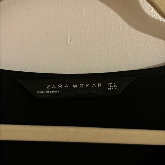 Black ruffled mini dress - Picture 4 of 4